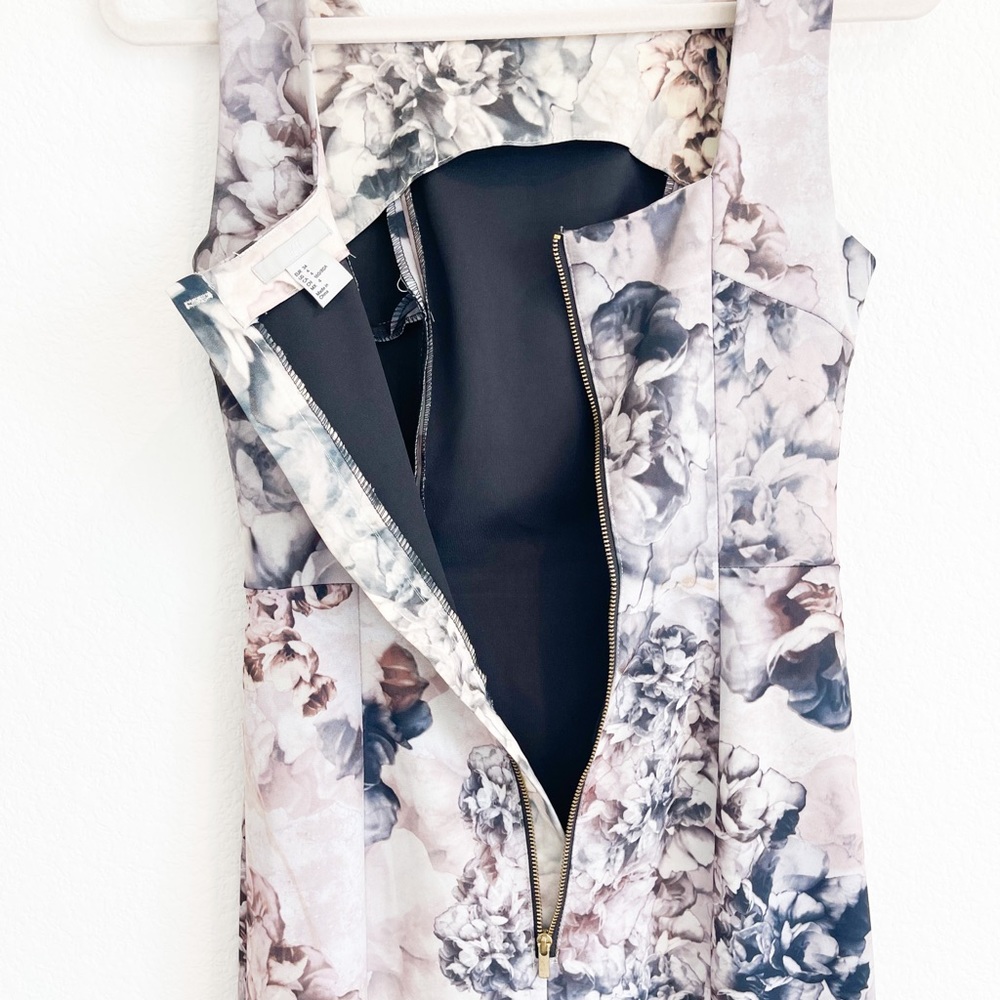 Dress - Picture 3 of 10
